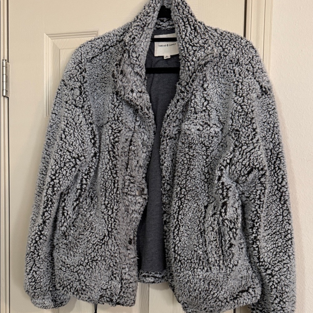Jacket Thread & supply  Gray Blk white faux shearling med